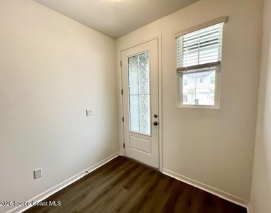 1239 Bluewater Lane - Photo Thumbnail 2