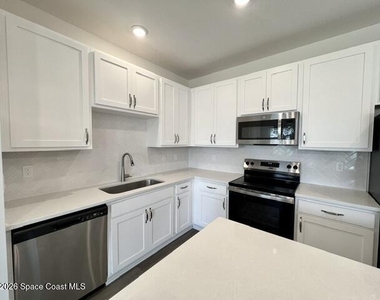 1239 Bluewater Lane - Photo Thumbnail 11