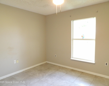 1042 Brookfield Street Se - Photo Thumbnail 10