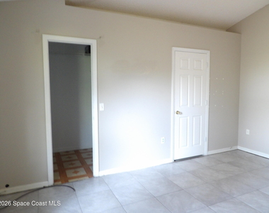1042 Brookfield Street Se - Photo Thumbnail 7