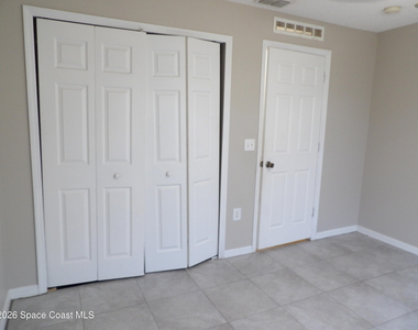 1042 Brookfield Street Se - Photo Thumbnail 13