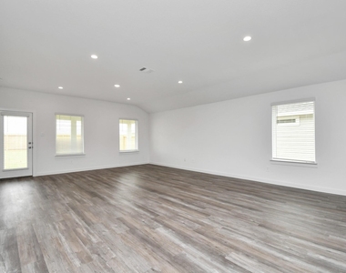 8519 Swenson Lane Lane - Photo Thumbnail 22