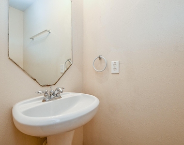 13979 Maximos Dr - Photo Thumbnail 23