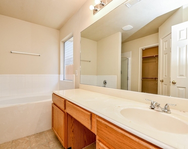 13979 Maximos Dr - Photo Thumbnail 24