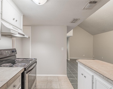 26620 Primrose Court - Photo Thumbnail 8