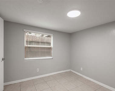 26620 Primrose Court - Photo Thumbnail 9
