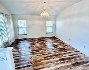 1686 Rustic Way - Photo Thumbnail 3