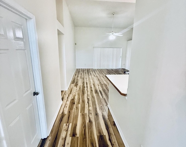 1686 Rustic Way - Photo Thumbnail 4