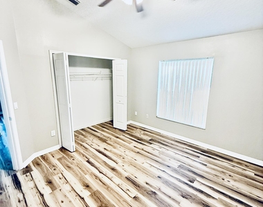 1686 Rustic Way - Photo Thumbnail 22