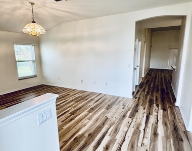 1686 Rustic Way - Photo Thumbnail 2