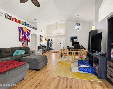 1575 Sun Gazer Drive - Photo Thumbnail 5