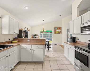 1575 Sun Gazer Drive - Photo Thumbnail 8
