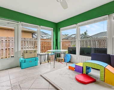 1575 Sun Gazer Drive - Photo Thumbnail 15