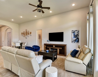 10710 Balivcar Court - Photo Thumbnail 12