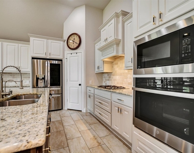 10710 Balivcar Court - Photo Thumbnail 18