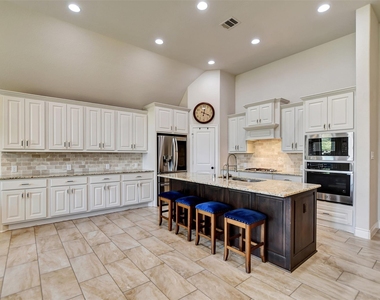 10710 Balivcar Court - Photo Thumbnail 14