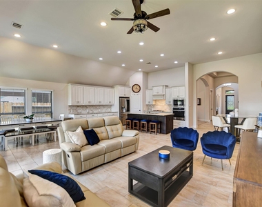 10710 Balivcar Court - Photo Thumbnail 13