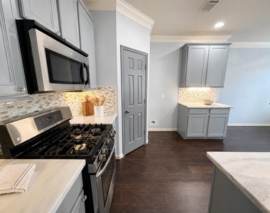 16935 Jelly Park Stone Drive - Photo Thumbnail 11