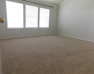 3334 Pebble Beach Lane - Photo Thumbnail 17