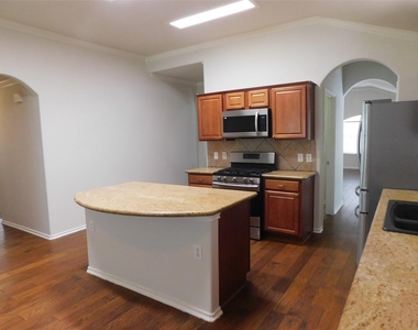 3334 Pebble Beach Lane - Photo Thumbnail 7