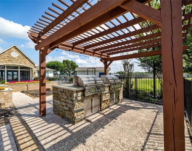 3419 Fountains Drive - Photo Thumbnail 4