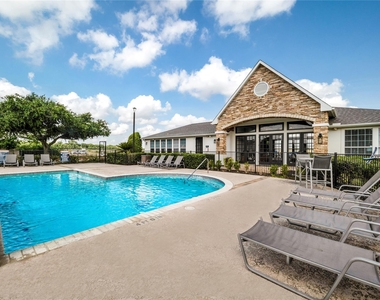3419 Fountains Drive - Photo Thumbnail 2