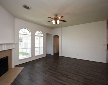 128 Long Canyon Lane - Photo Thumbnail 11