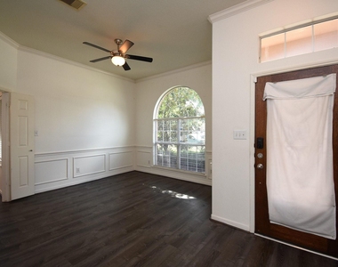 128 Long Canyon Lane - Photo Thumbnail 5