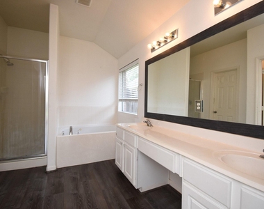 128 Long Canyon Lane - Photo Thumbnail 39