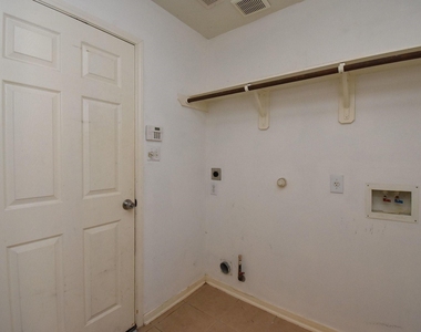128 Long Canyon Lane - Photo Thumbnail 25