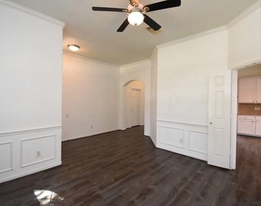 128 Long Canyon Lane - Photo Thumbnail 10