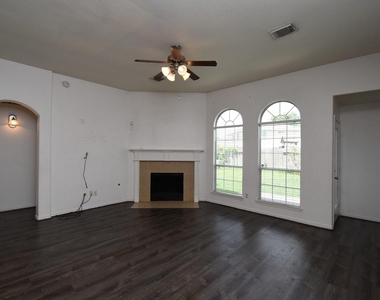 128 Long Canyon Lane - Photo Thumbnail 15