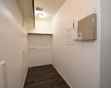 128 Long Canyon Lane - Photo Thumbnail 43