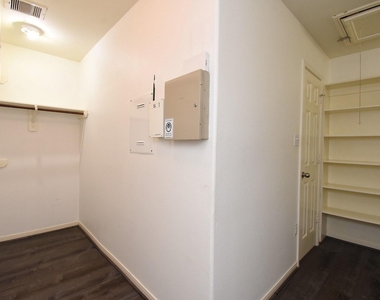 128 Long Canyon Lane - Photo Thumbnail 44