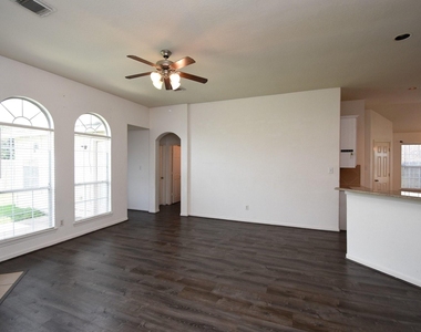 128 Long Canyon Lane - Photo Thumbnail 12