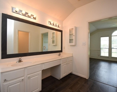 128 Long Canyon Lane - Photo Thumbnail 42