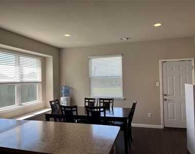 17275 Quiet Song Court - Photo Thumbnail 5