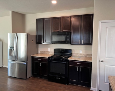 17275 Quiet Song Court - Photo Thumbnail 7