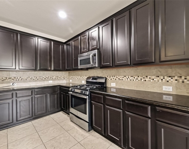 3327 Fairmont Hills Lane - Photo Thumbnail 9