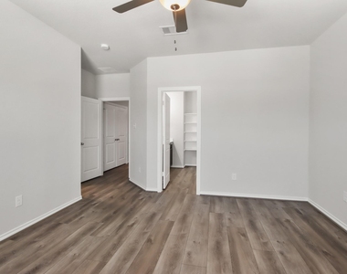 1415 Acorn Meadow Street - Photo Thumbnail 8