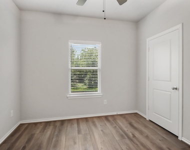 1415 Acorn Meadow Street - Photo Thumbnail 11