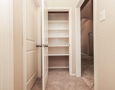 2919 Chalet Knolls Lane - Photo Thumbnail 40