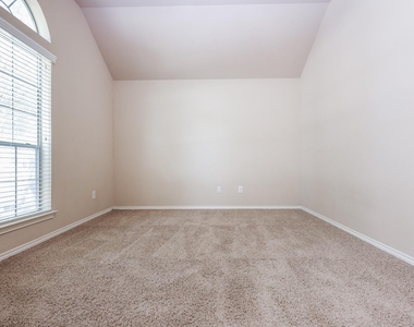 2919 Chalet Knolls Lane - Photo Thumbnail 32