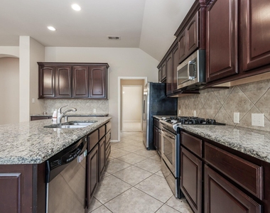 2919 Chalet Knolls Lane - Photo Thumbnail 17