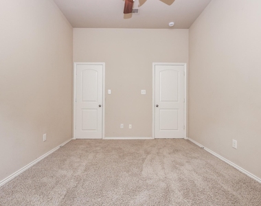2919 Chalet Knolls Lane - Photo Thumbnail 37