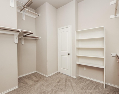 2919 Chalet Knolls Lane - Photo Thumbnail 30