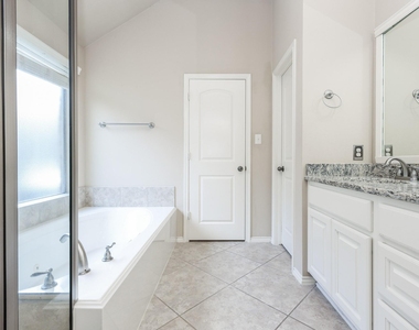 2919 Chalet Knolls Lane - Photo Thumbnail 25