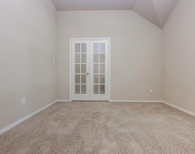 2919 Chalet Knolls Lane - Photo Thumbnail 5