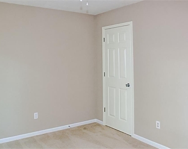 13 Blue Fox Road - Photo Thumbnail 9