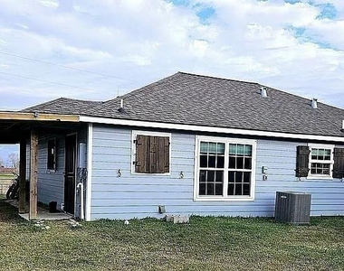 98 Dog Fish Drive - Photo Thumbnail 1